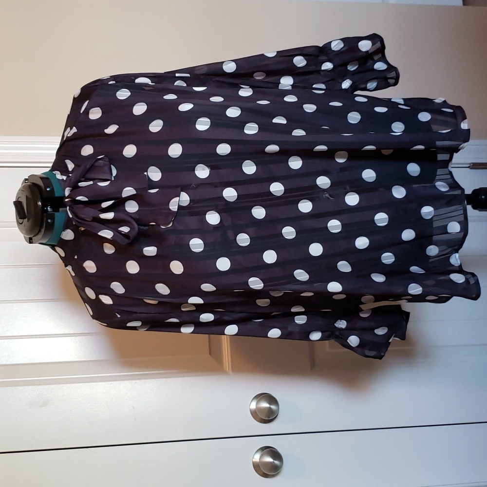 Polka-dot top